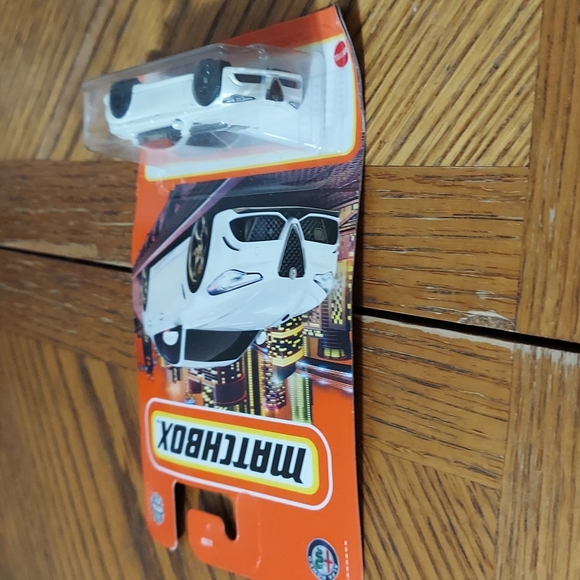 Matchbox 2016 Alfa Romeo Giulia - Picture 3 of 7